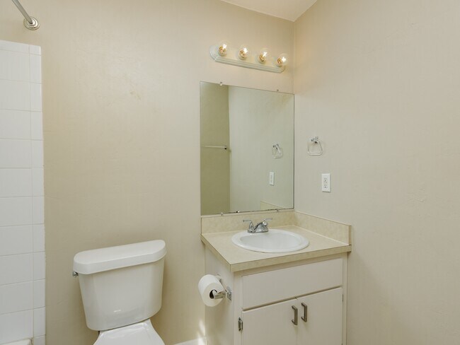 Building Photo - 6377 NW 109th Pl