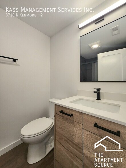 Building Photo - 3710 N Kenmore Ave