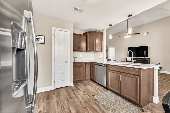 Building Photo - 516 Castle Pinckney Ln