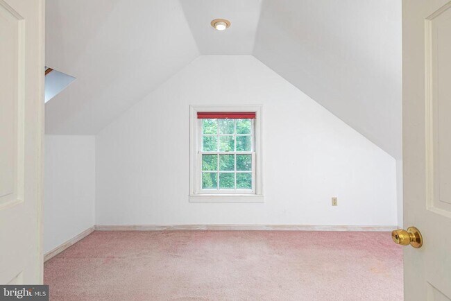 Building Photo - 254 Jefferson Rd