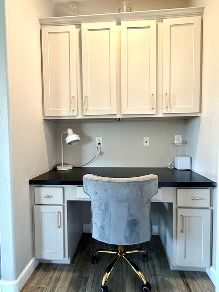 OFFICE - 3708 E Kerry Ln