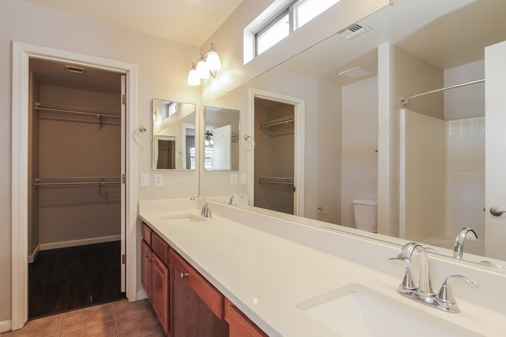 Building Photo - 6728 N 130th Ave