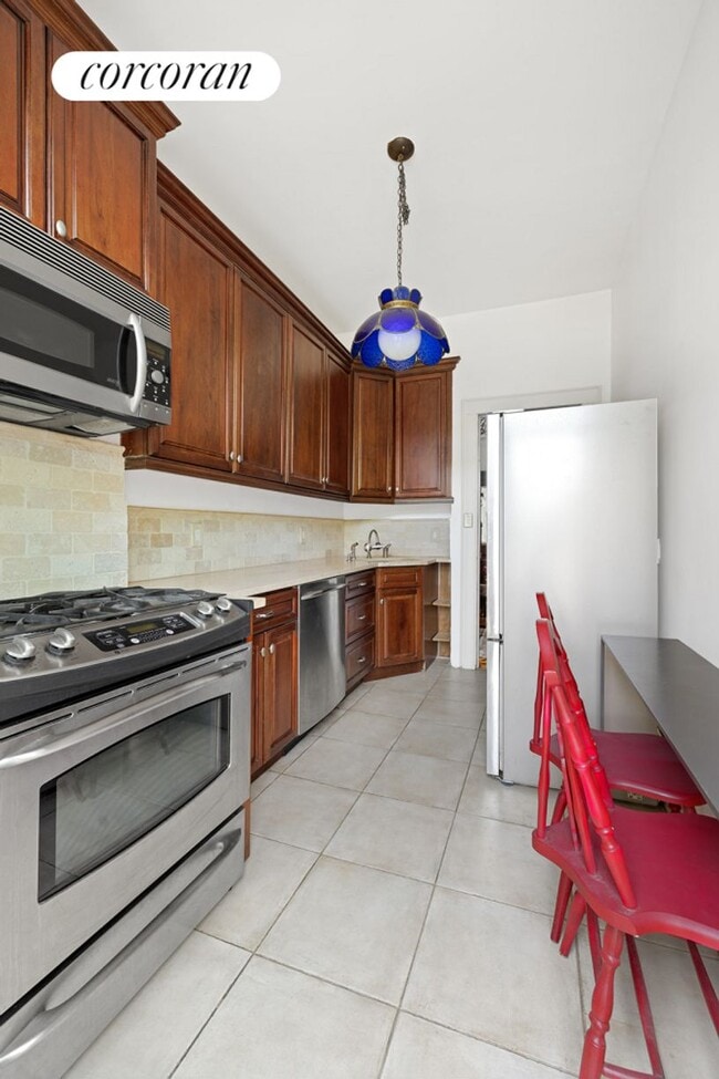 Building Photo - 651 76th St