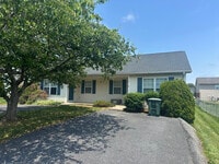 Building Photo - 2305 Mosley St