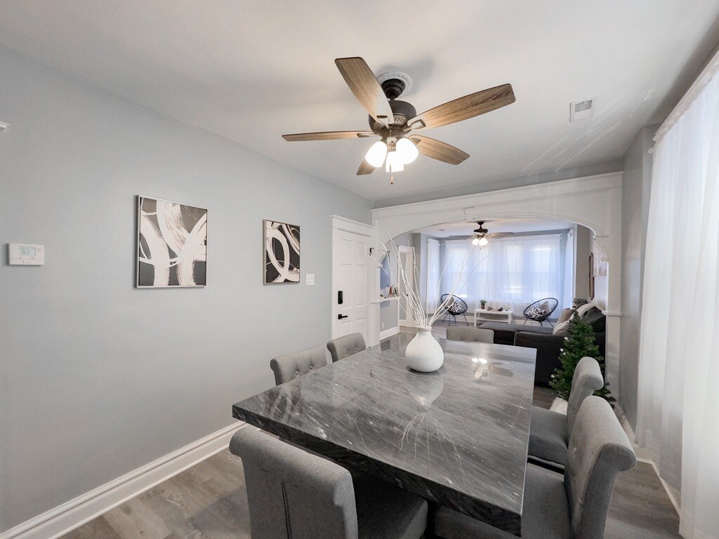 Building Photo - 2041 W 23rd St