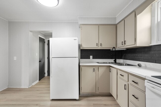 Building Photo - Cozy 3 bedroom home in Penn Hills availabl...