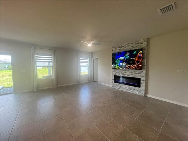 Building Photo - 1717 West Palms Drive