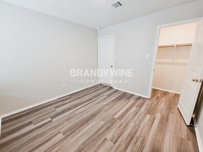 Building Photo - 7018 Winding Shelf