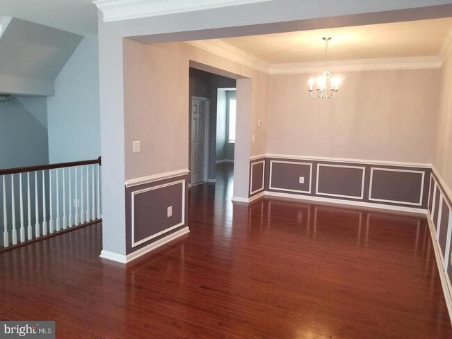 Building Photo - 25582 Creekmore Terrace