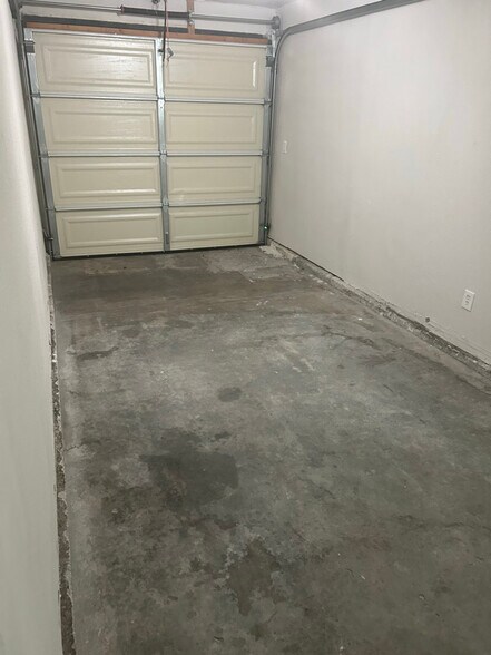 Building Photo - 3619 43rd St