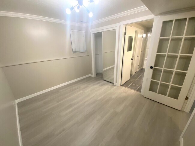 Building Photo - 2270 E 4500 S