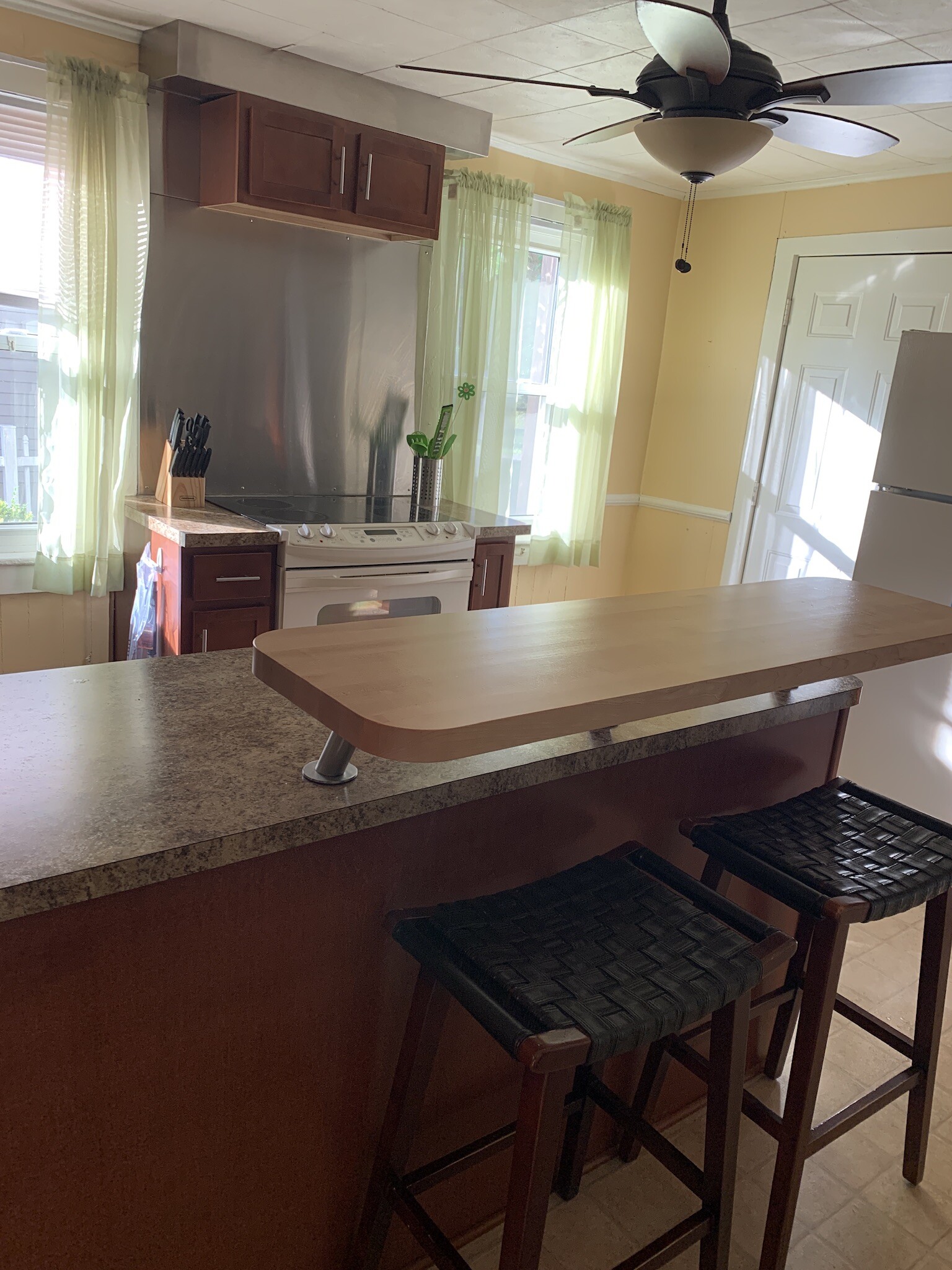 Kitchen - 934 Vine St