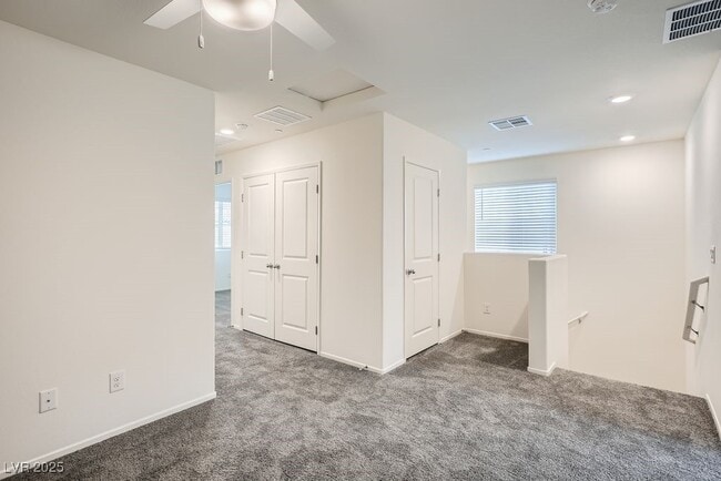 Building Photo - 347 Summer Sparrow Ave