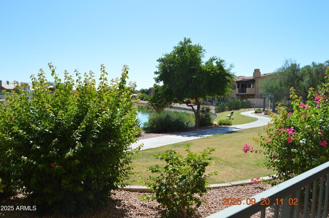 Building Photo - 16013 S Desert Foothills Pkwy