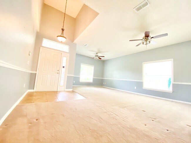 Building Photo - Beautiful Lake View Home in Waterside Estate!