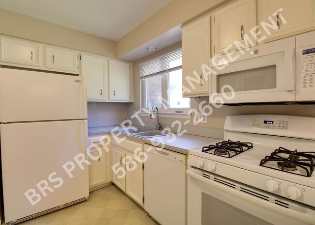 Building Photo - 53663 Tundra Dr