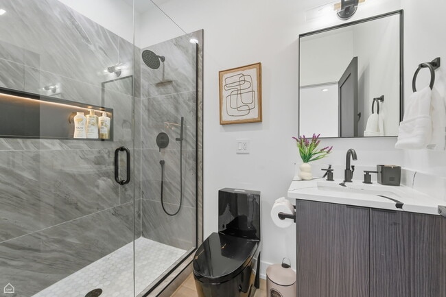 Building Photo - 4210 W 5th Ave