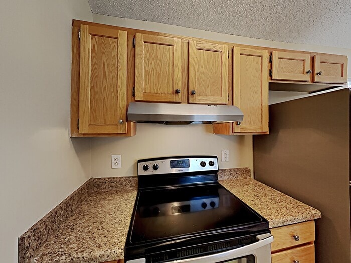 Building Photo - 5800 Carolina Manor Ct