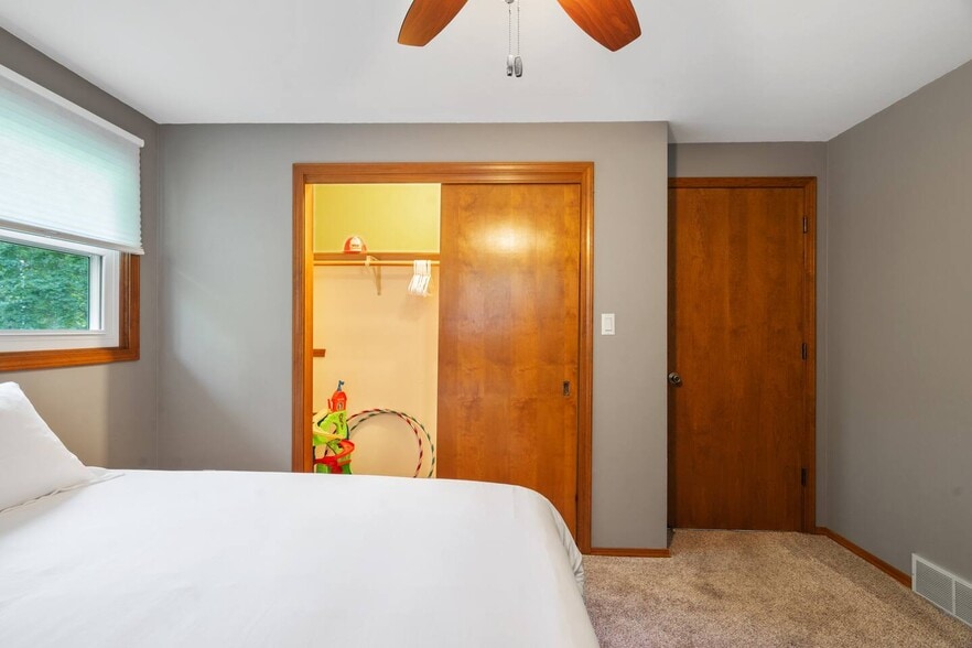 Building Photo - 1212 Circle Dr