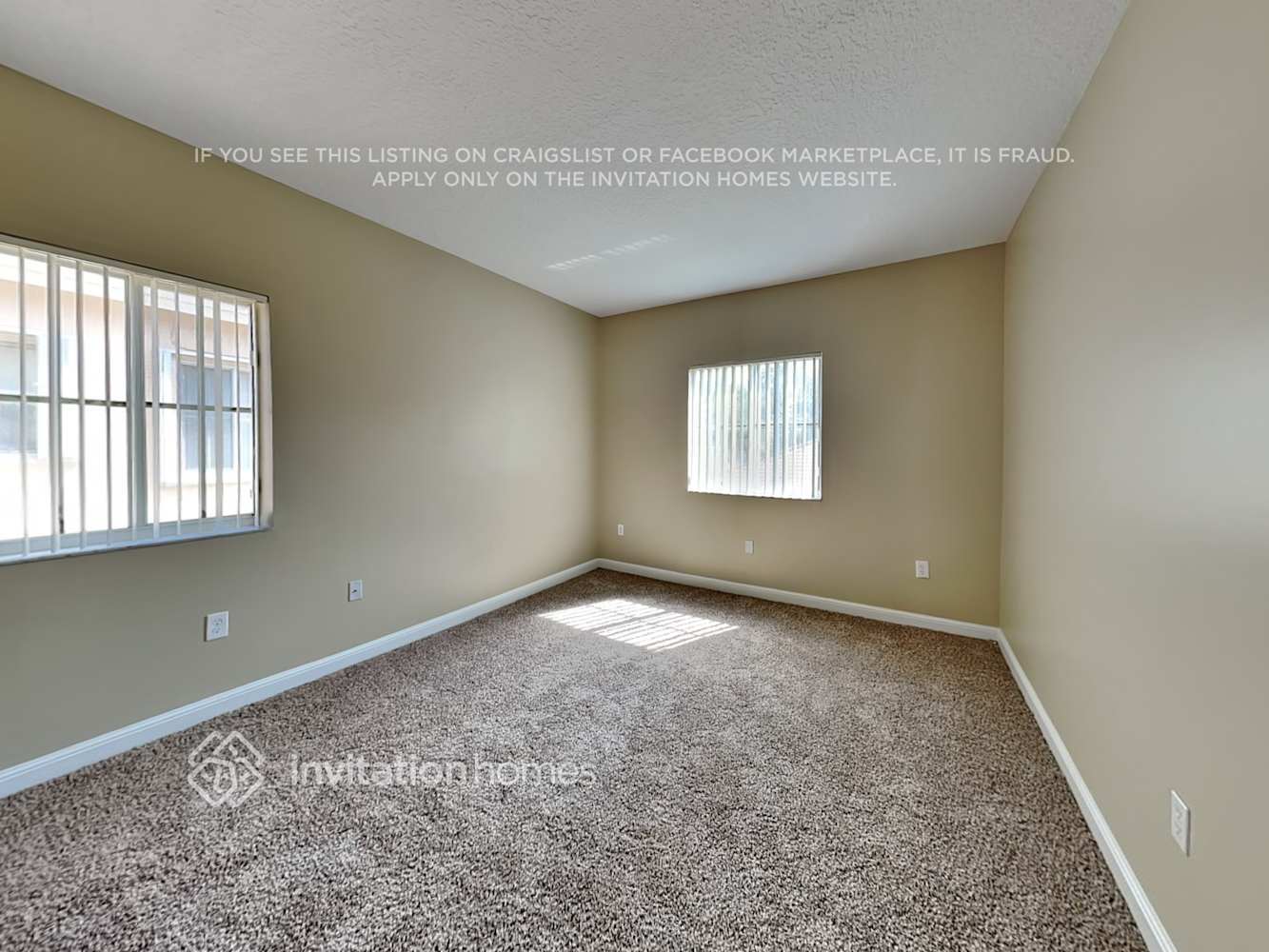 Building Photo - 2307 SW 127th Ave