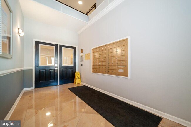 Building Photo - 1521 Spring Gate Dr.