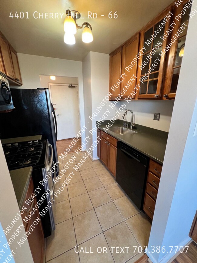 Building Photo - 4401 Cherry Hill Rd