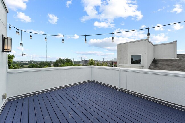 Building Photo - 3205 Baron St