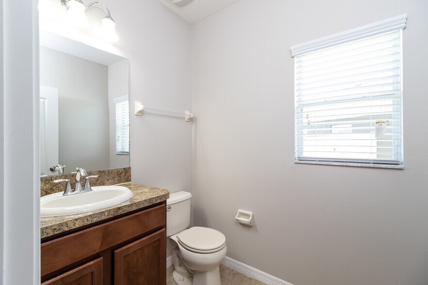 Building Photo - 1021 Seminole Sky Dr