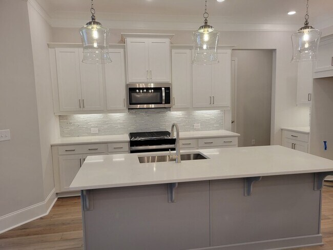 Building Photo - Beautiful Townhome for Lease in Kennesaw