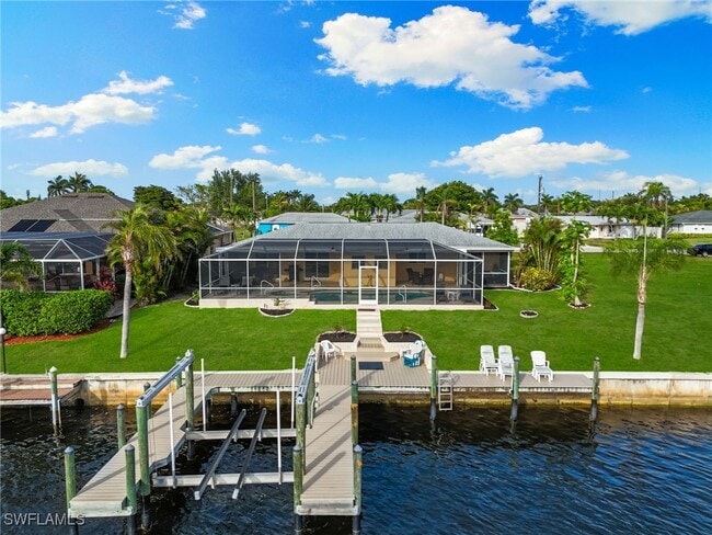 Building Photo - 3830 SE 12th Ave