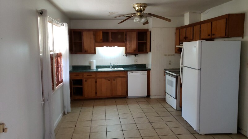 Building Photo - 211 Dillard St