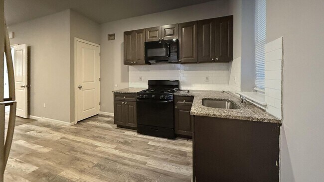 Building Photo - 5820 Belmar St