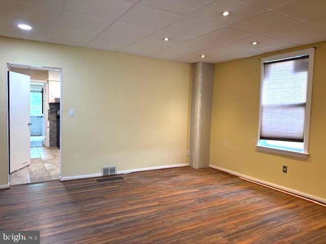 Building Photo - 17 W Garwood Ave