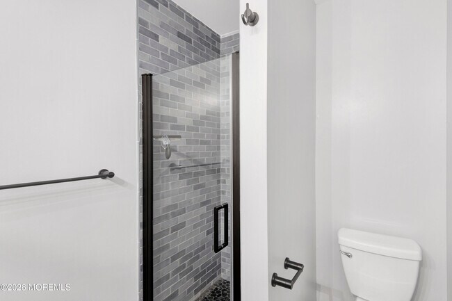 Building Photo - 6 Stowe Ct