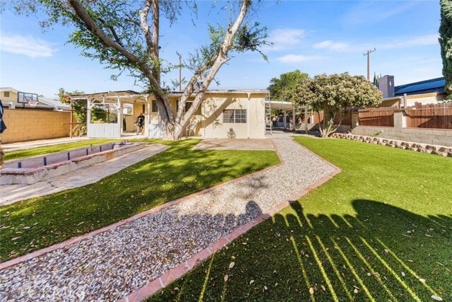 Building Photo - 19148 Saticoy St