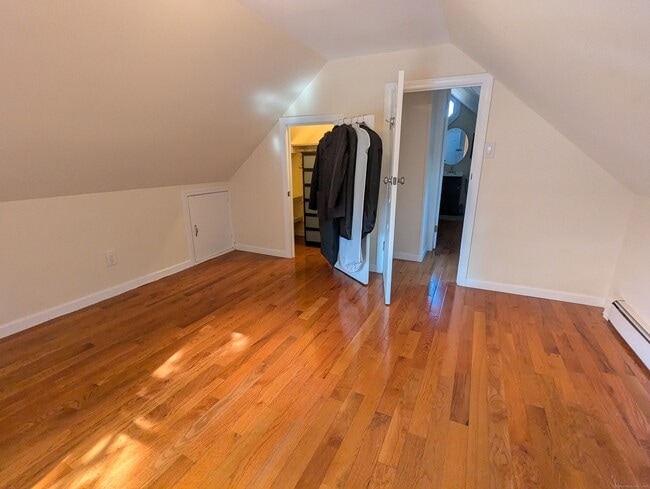 Building Photo - 147 Grove St