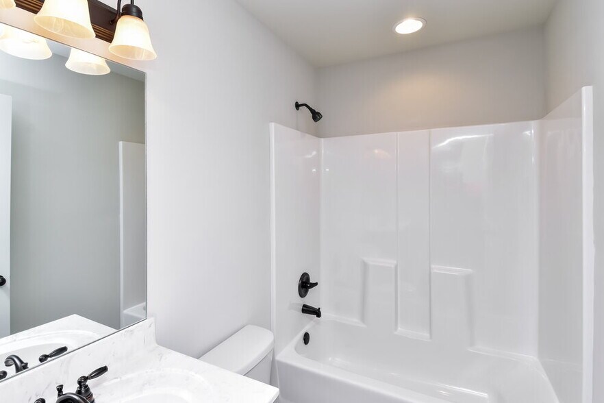 Building Photo - 3555 Sabra Ln