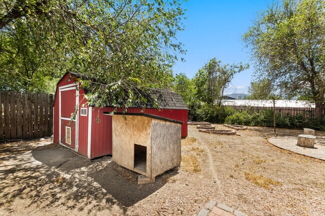 Building Photo - 341 Longfellow Dr