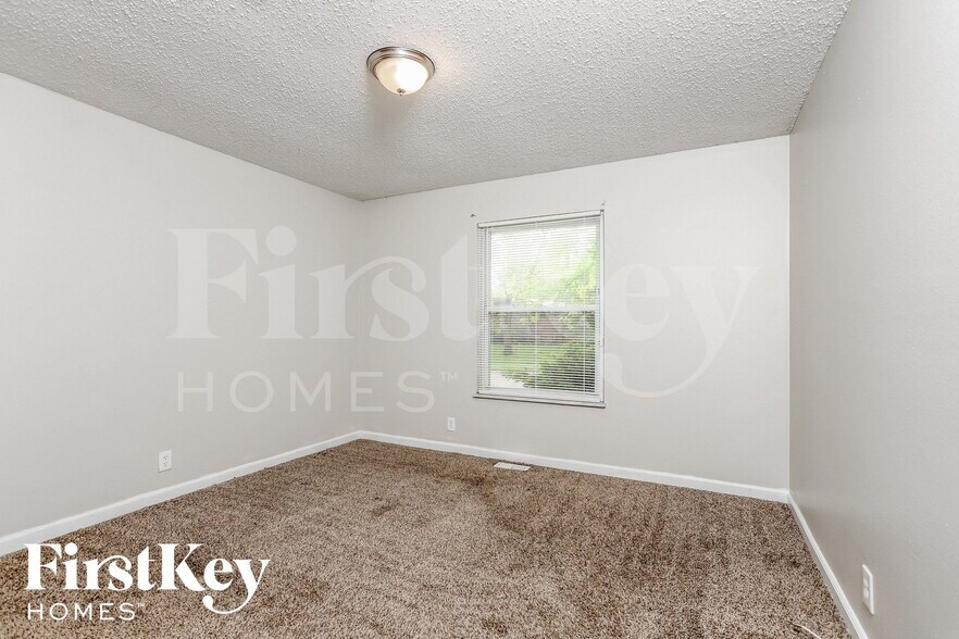 Building Photo - 2316 Millvalley Dr