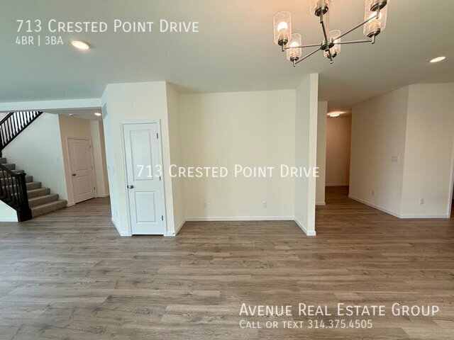 Building Photo - 713 Crested Pt Dr