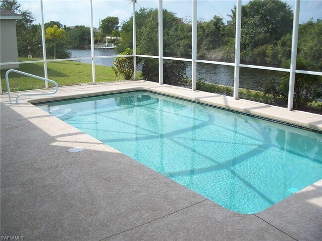 Building Photo - 216 NW 26th Ave