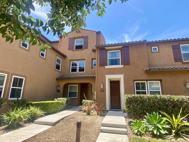 Building Photo - 17009 Avenida Visalia