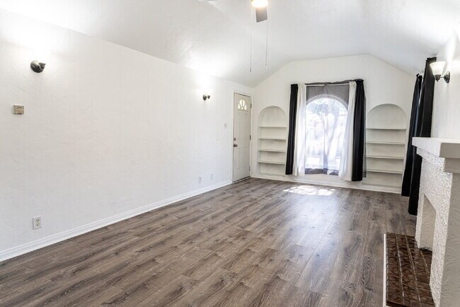 Building Photo - 6765 Lemon Ave