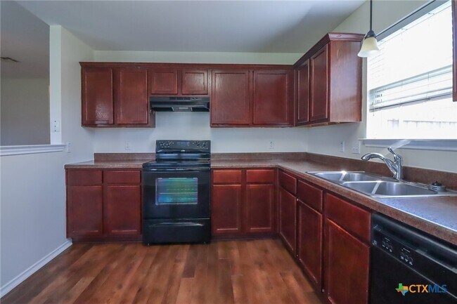 Building Photo - 7819 Bridgepointe Dr