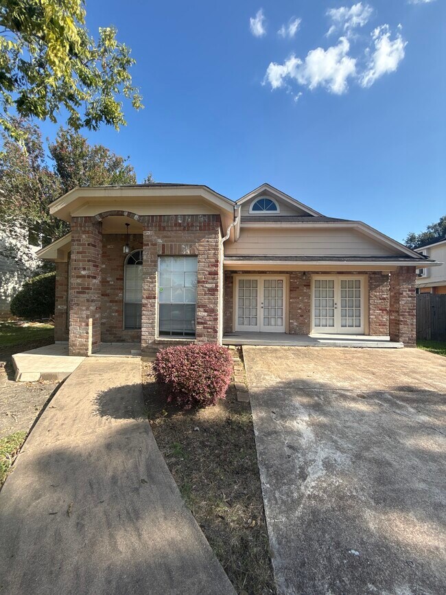 Primary Photo - 15827 Beechnut St