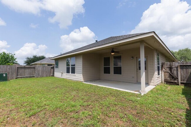 Building Photo - 7435 Boerne Creek Dr