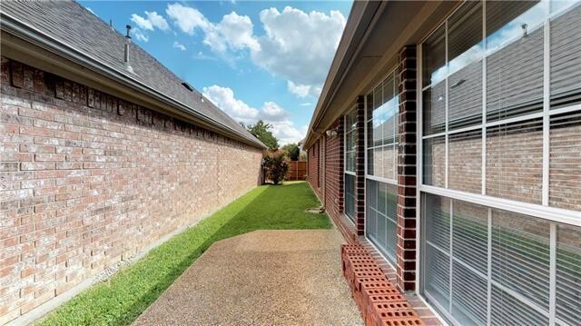 Building Photo - 402 Moss Hill Rd