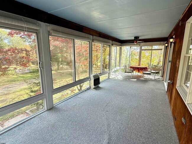 Building Photo - 908 Morris Ln