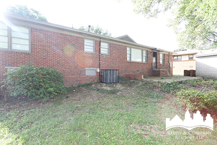 Building Photo - 4057 Faronia Dr