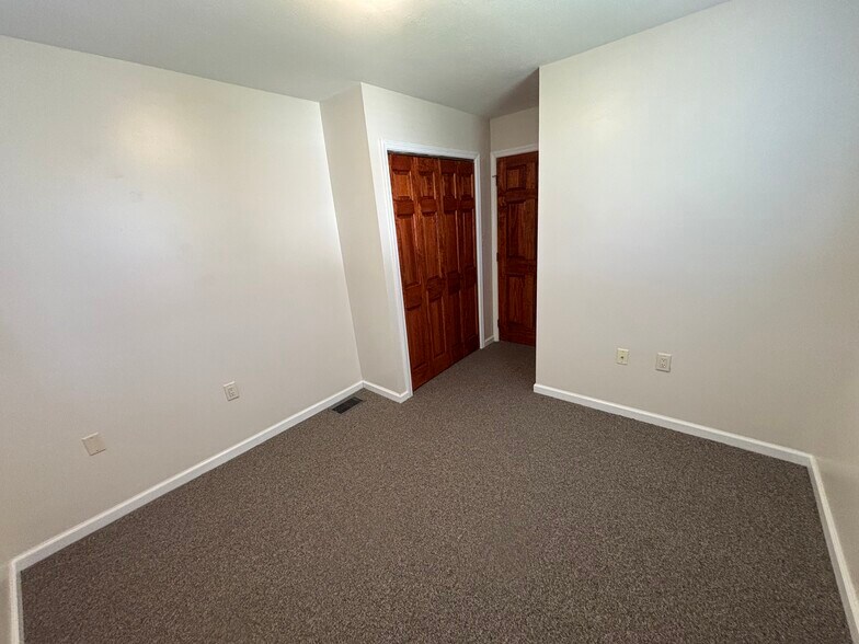 Building Photo - 1205 Headley Ct